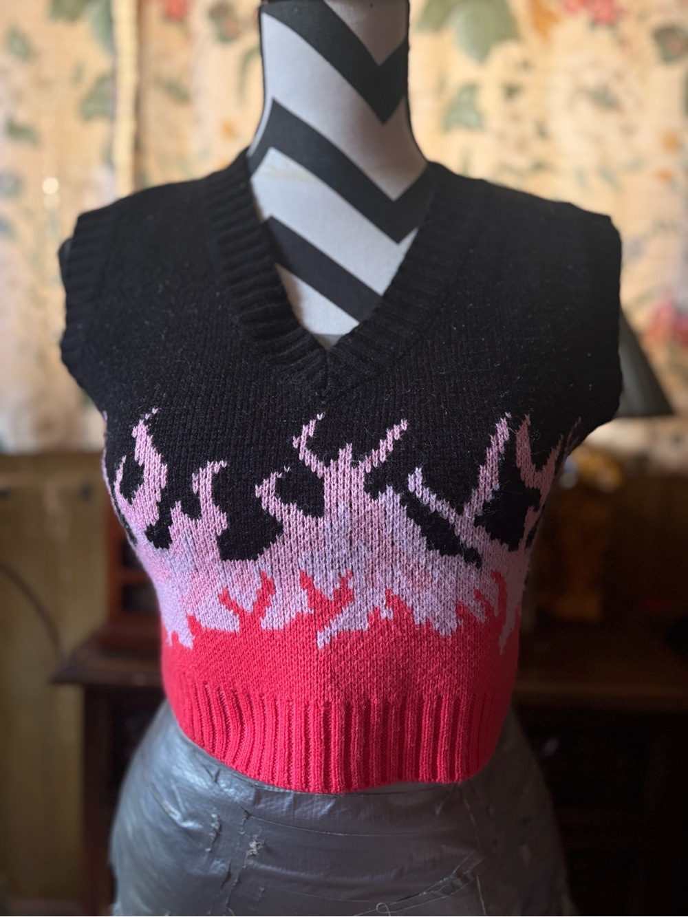 SHEIN Black, Pink and Red Flame V-Neck Cropped Sweater Vest